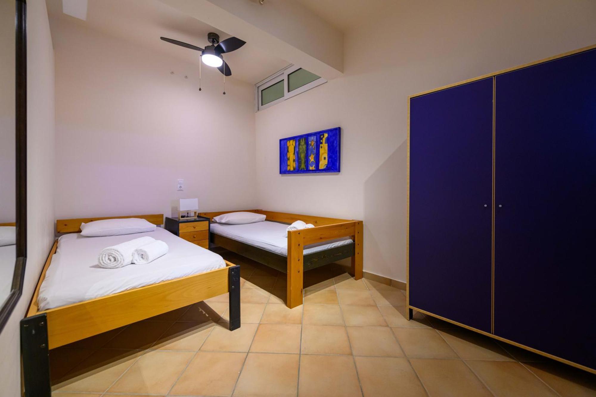 Mani Tower Villa Akrogiali エクステリア 写真
